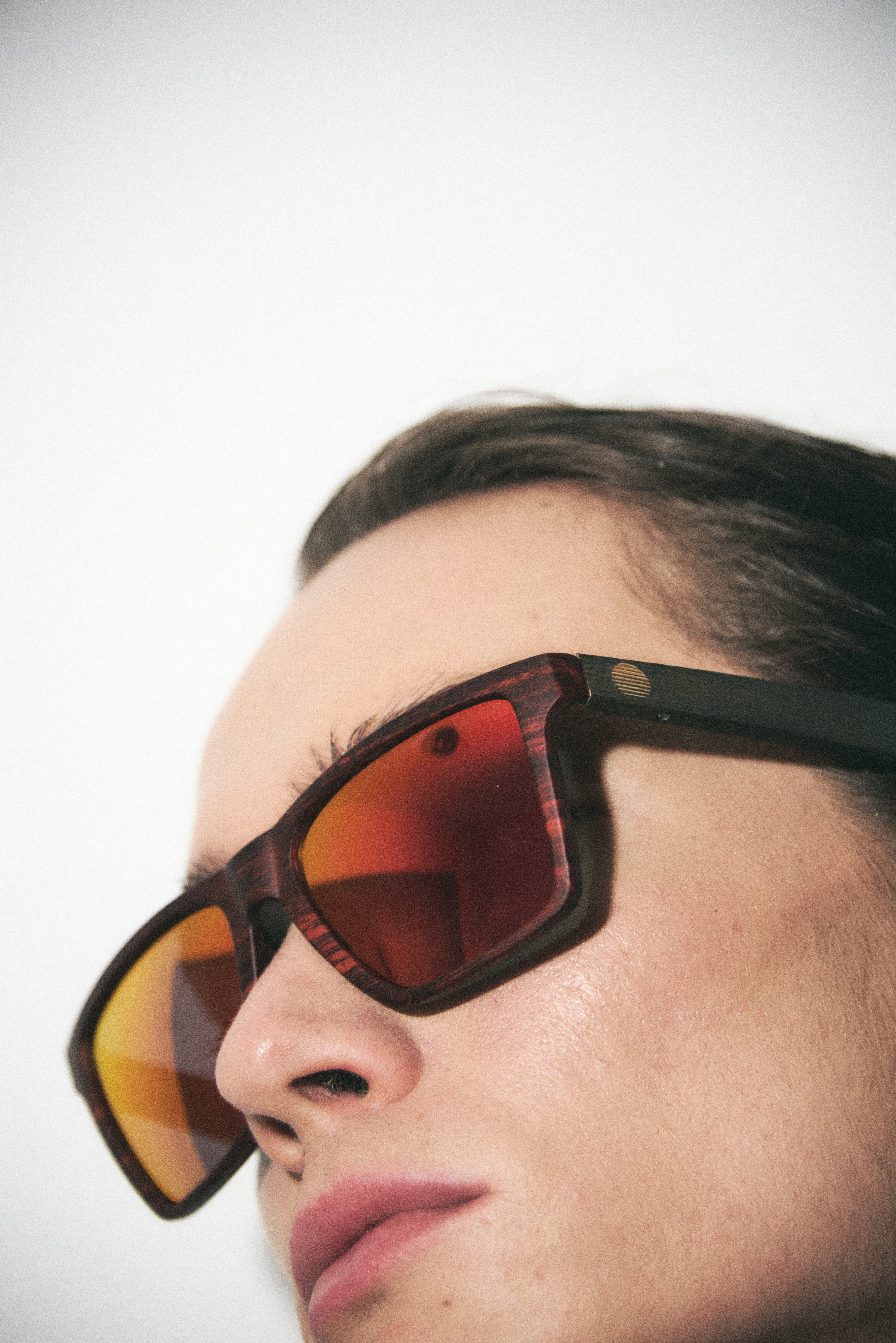 Lente Square Red